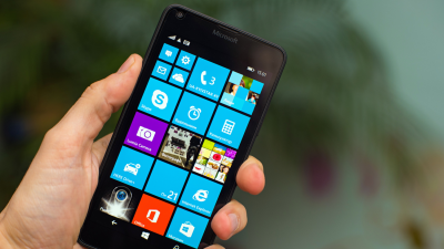 Windows & Lumia: Microsoft baut Smartphones nur noch für Unternehmen - Foto: Roman Pyshchyk - shutterstock.com